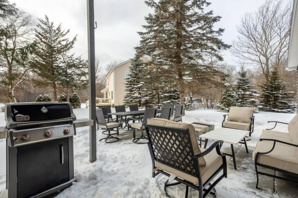 Holiday home Pocono Retreat Movies Games Spacious *