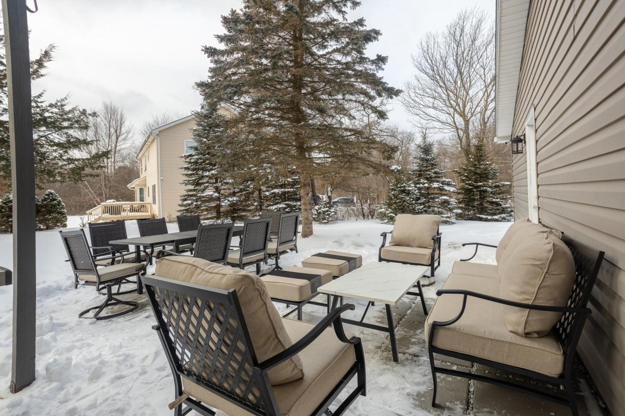 Pocono Retreat Movies Games Spacious Holiday home